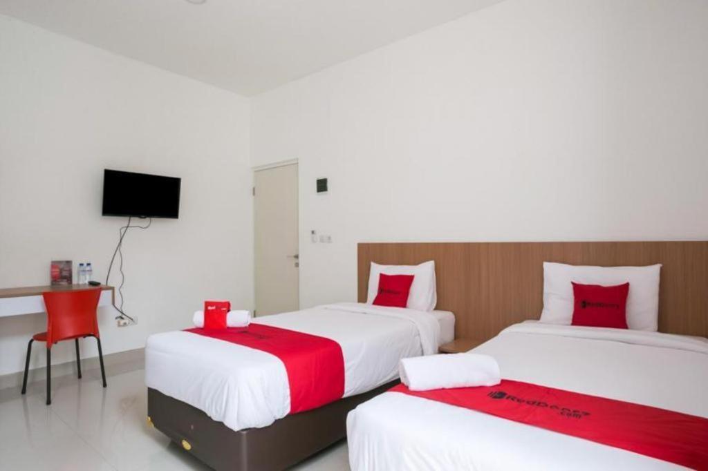 Reddoorz Syariah Near Lapangan Pancasila Simpang Lima Hostel Семаранг Екстериор снимка
