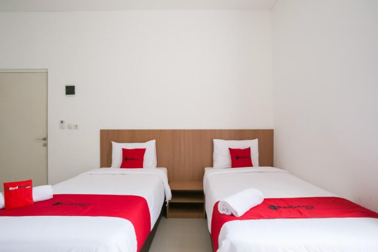 Reddoorz Syariah Near Lapangan Pancasila Simpang Lima Hostel Семаранг Екстериор снимка